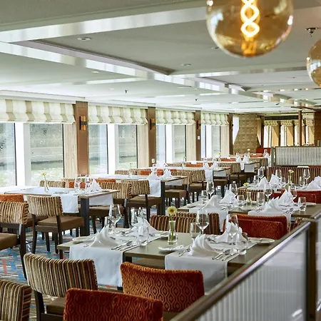 船屋 Fairtours Hotelschiff Vistasky