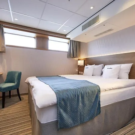 Fairtours Hotelschiff Vistasky 杜塞尔多夫
