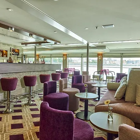 船屋 Fairtours Hotelschiff Vistasky *