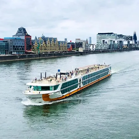 船屋 Fairtours Hotelschiff Vistasky *