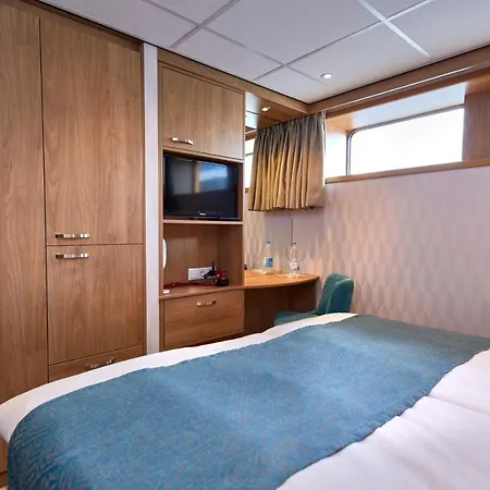 Fairtours Hotelschiff Vistasky 杜塞尔多夫